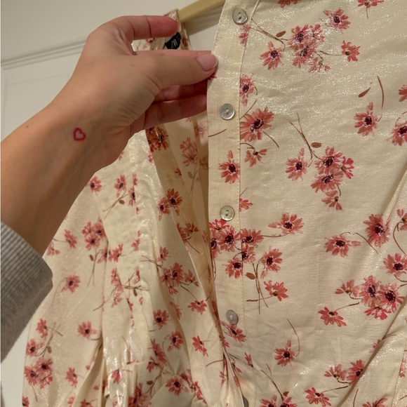 Zara Cream and Red Floral Blouse - Picture 6 of 6